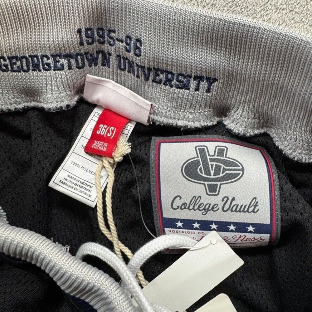 Georgetown University 95-96 Basketball Shorts Mens 36 Small Mitchell Ness - Picture 4 of 7